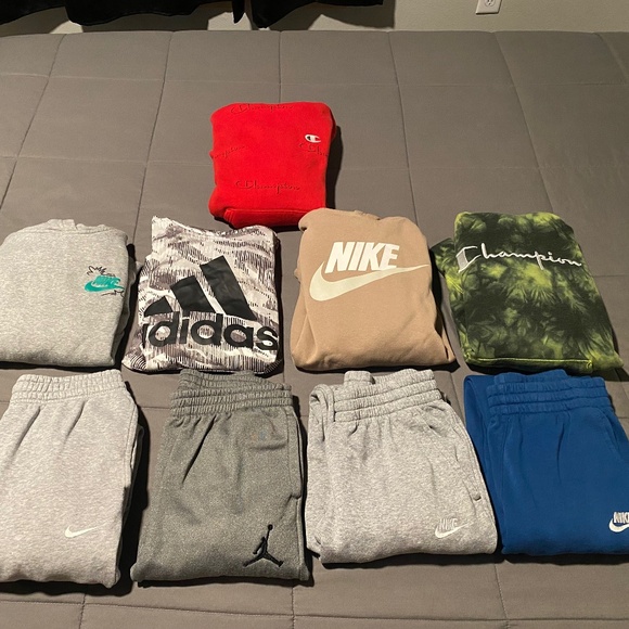 Youth L/XL Athletic Lot - Picture 1 of 4